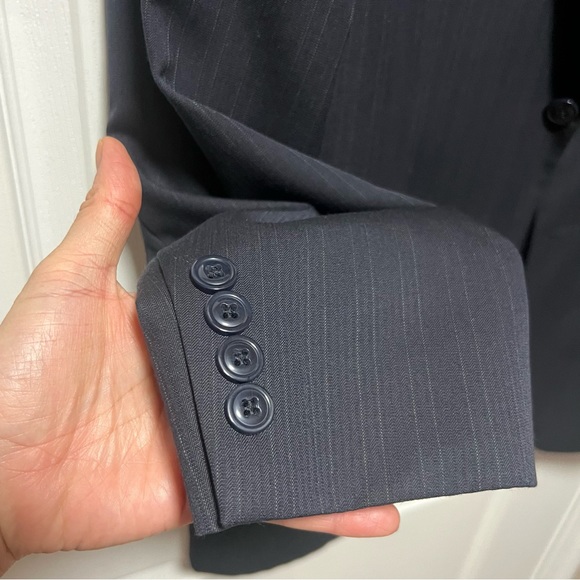 Haggar Men’s solid Blazer - Picture 3 of 10